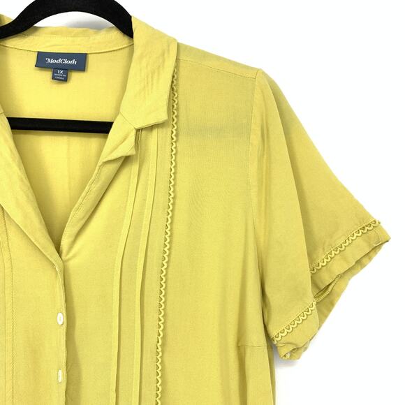 ModCloth Short Sleeve Button Front Shirt Womens Sz 1X Yellow Pintuck Blouse - Picture 3 of 5